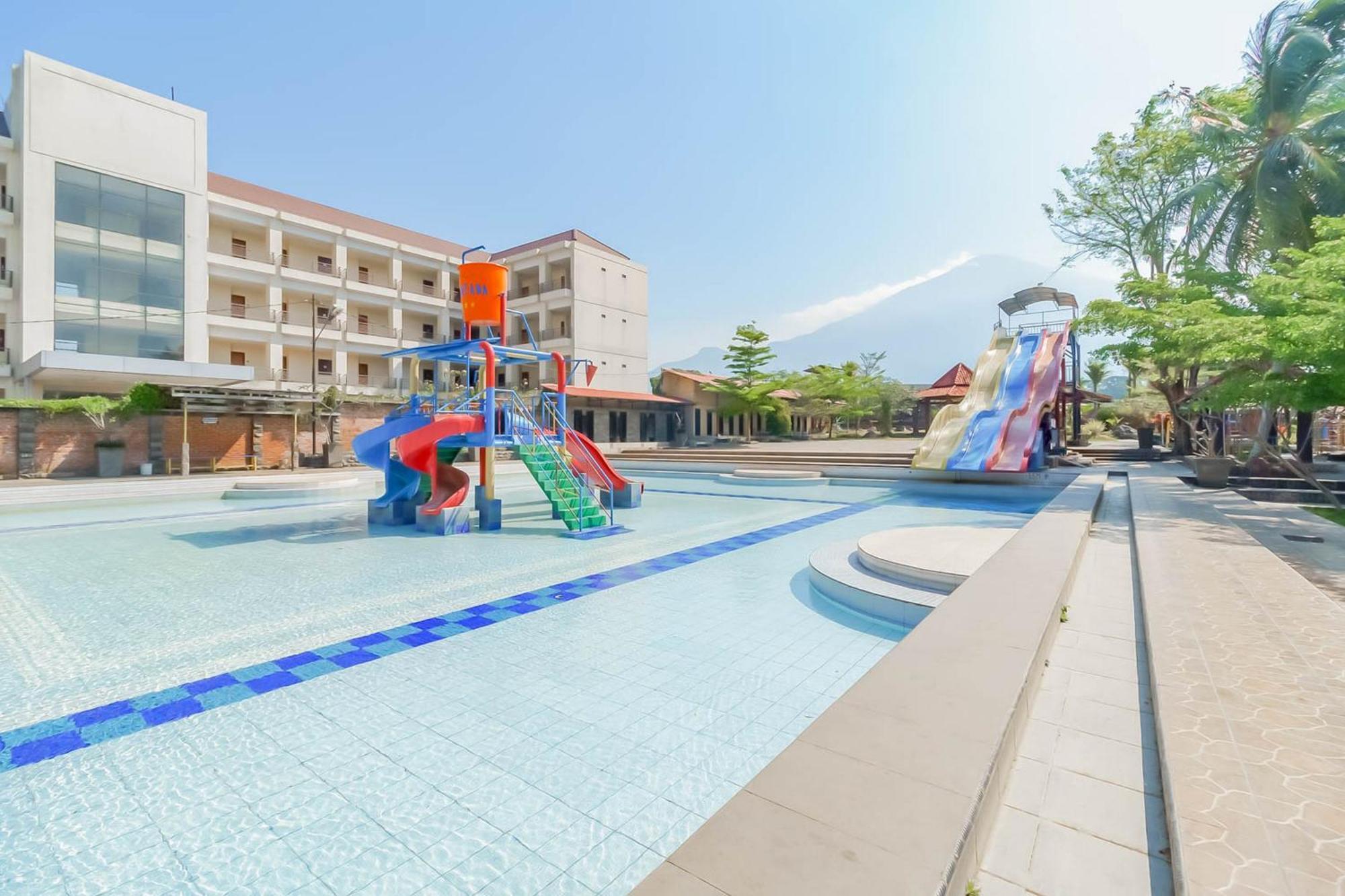 Reddoorz Resort Premium @ Sangkan Hurip Kuningan Ngoại thất bức ảnh